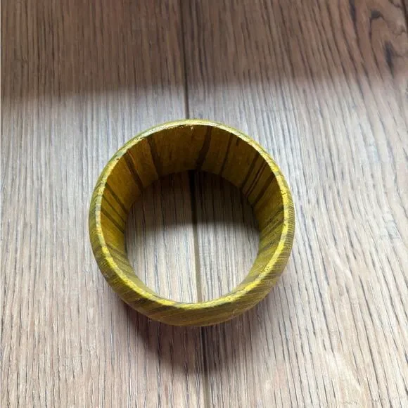 Wood grain lime green/yellow lightweight bracelet cuff - Picture 4 of 4